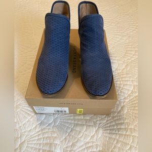 SOLD. Lucky Brand Stone Blue Nubuck Booties 8M
SOLD